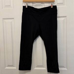 Lululemon Black Capri Leggings 19”